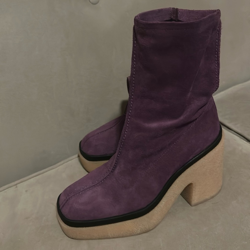 Free Prople Gigi suede boots size 6.5 💜 purple